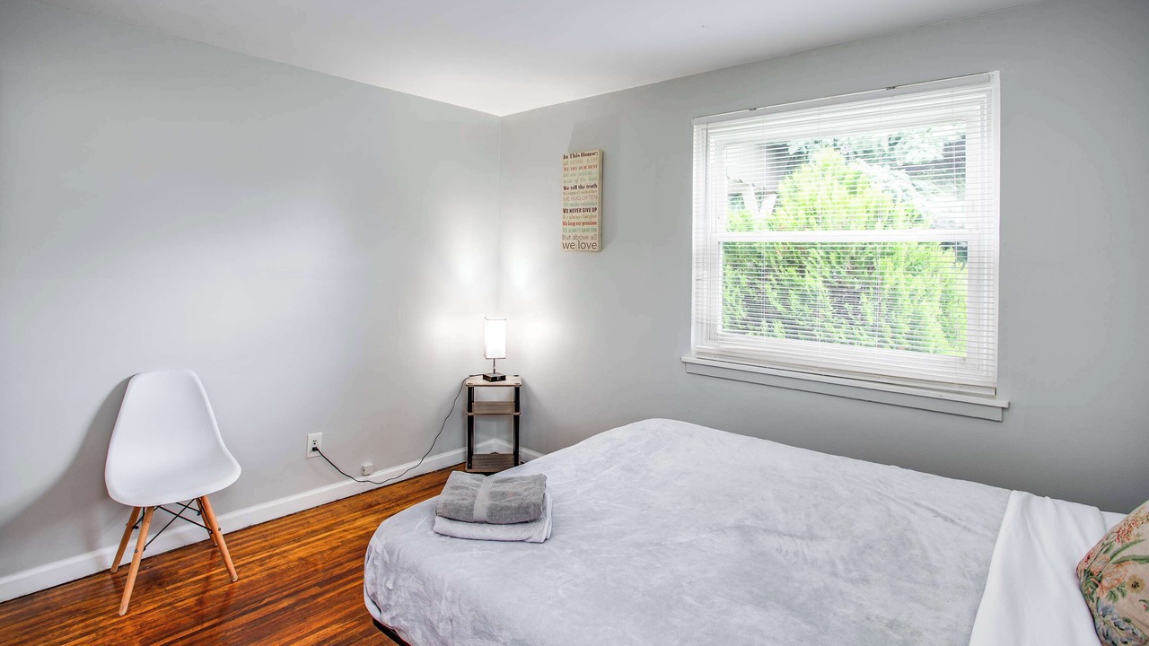 Photo of Bedroom in Gates-North Gates