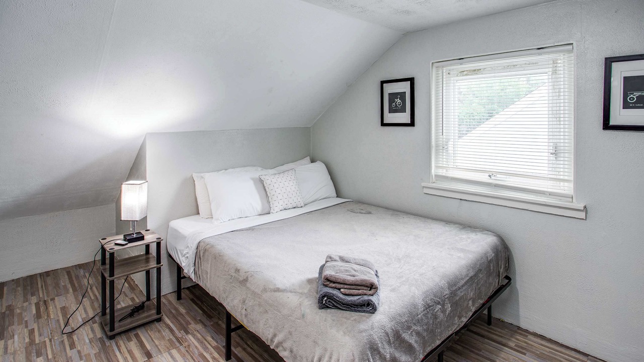 Photo of Bedroom in Gates-North Gates