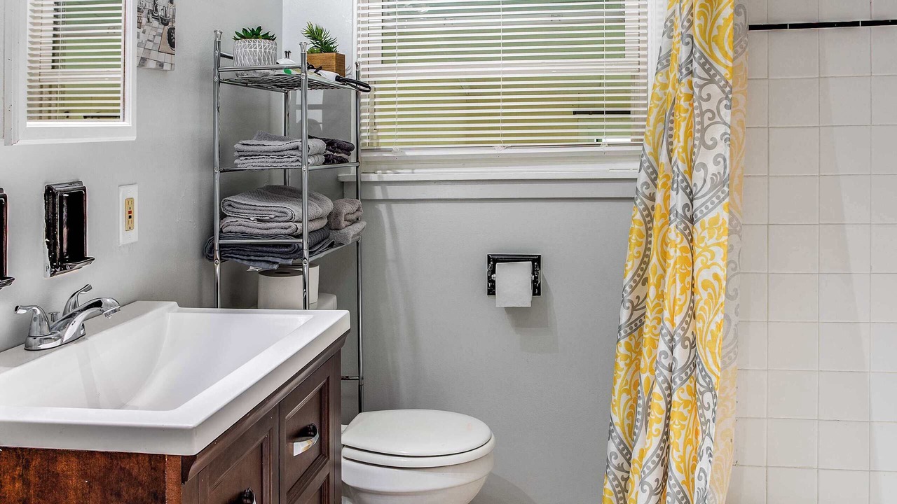 Photo of Bathroom in Gates-North Gates