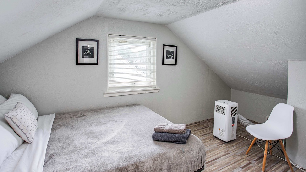 Photo of Bedroom in Gates-North Gates