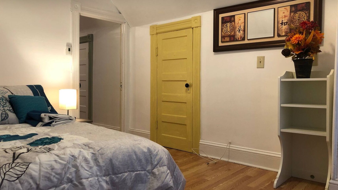 Photo of Bedroom in Stockade Historic District