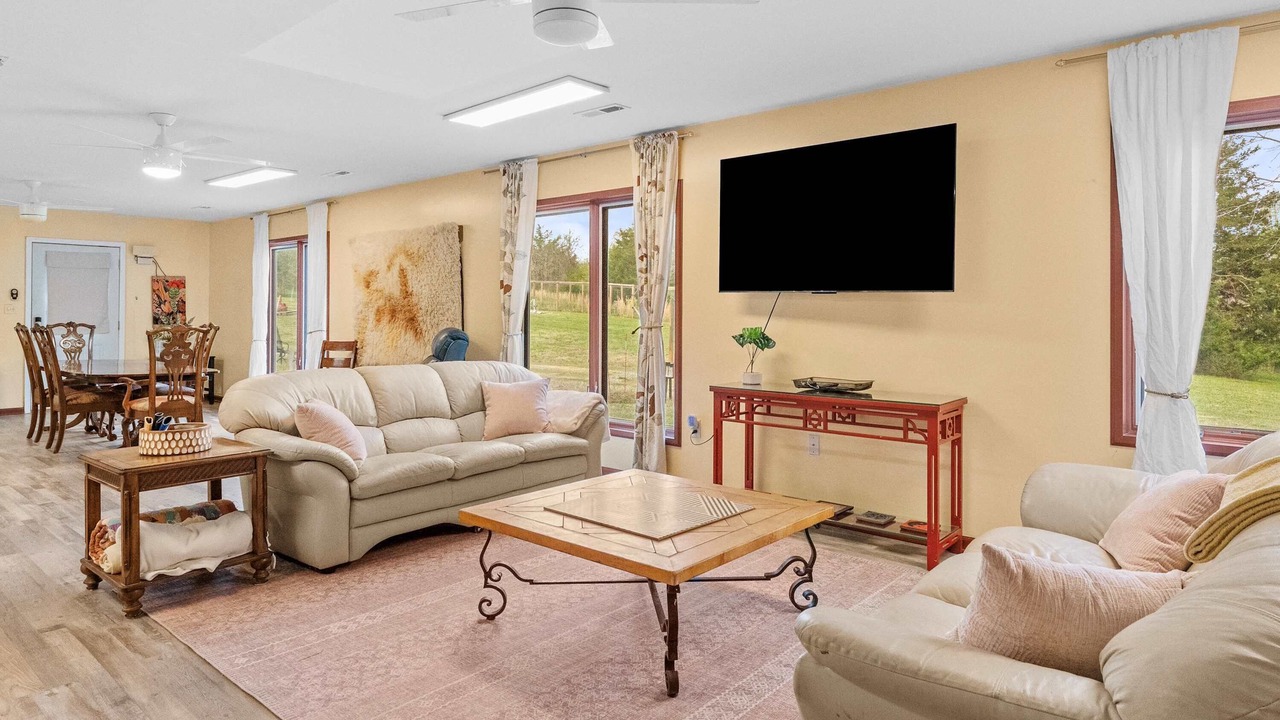Photo of Livingroom in Brodnax
