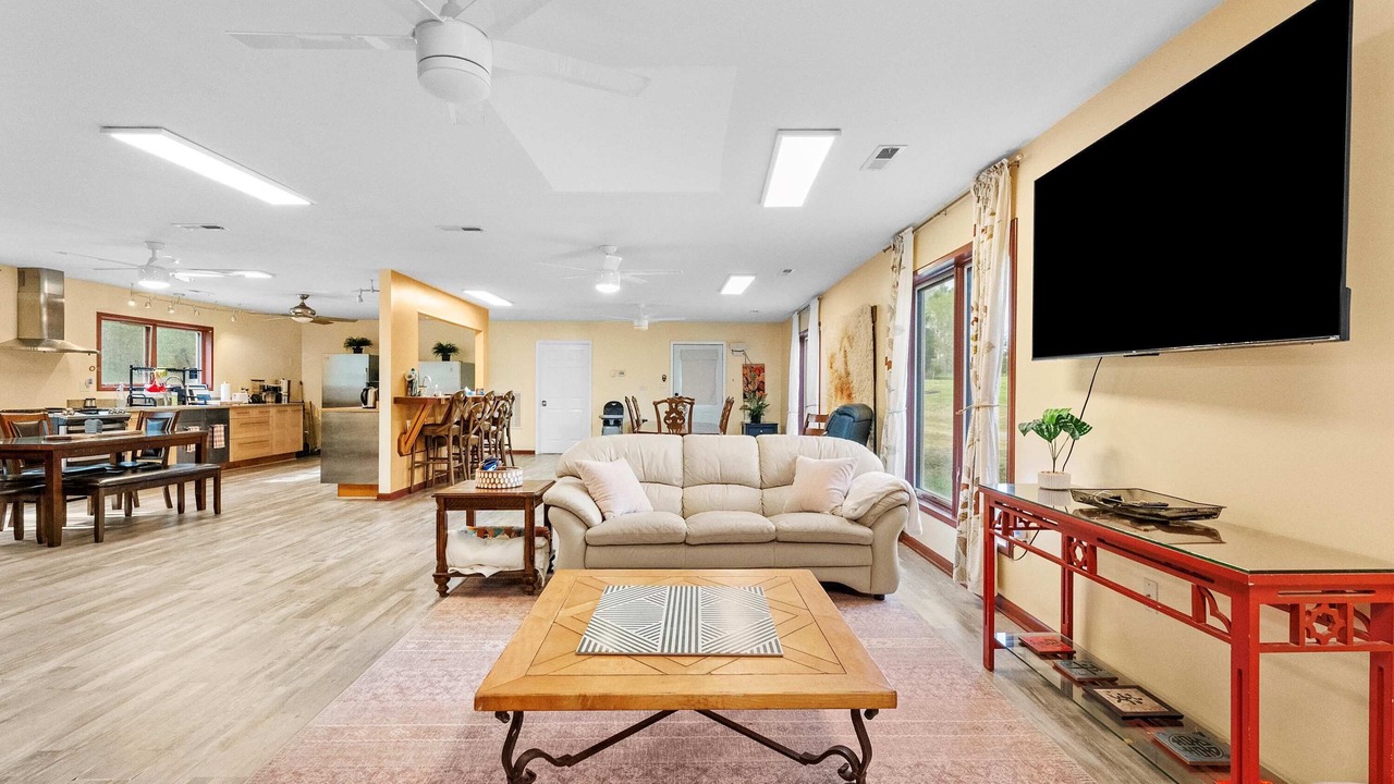 Photo of Livingroom in Brodnax