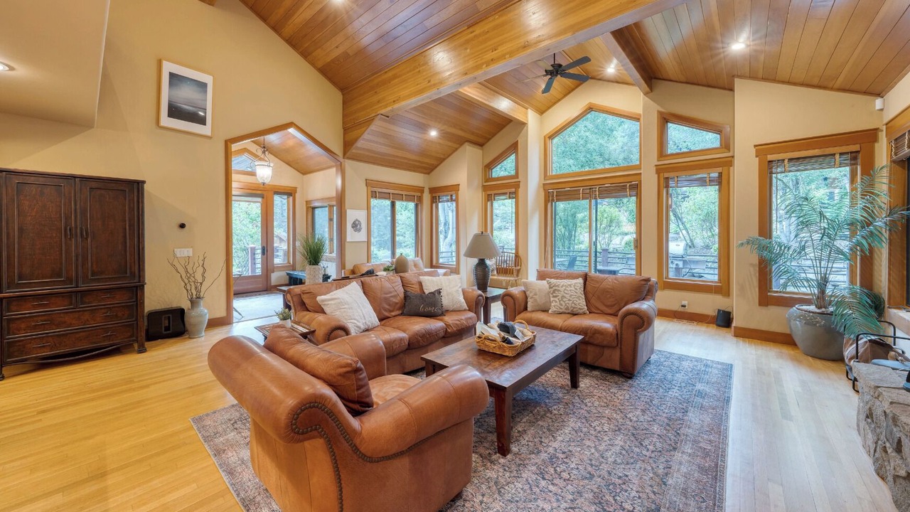Photo of Livingroom in Olympic Valley