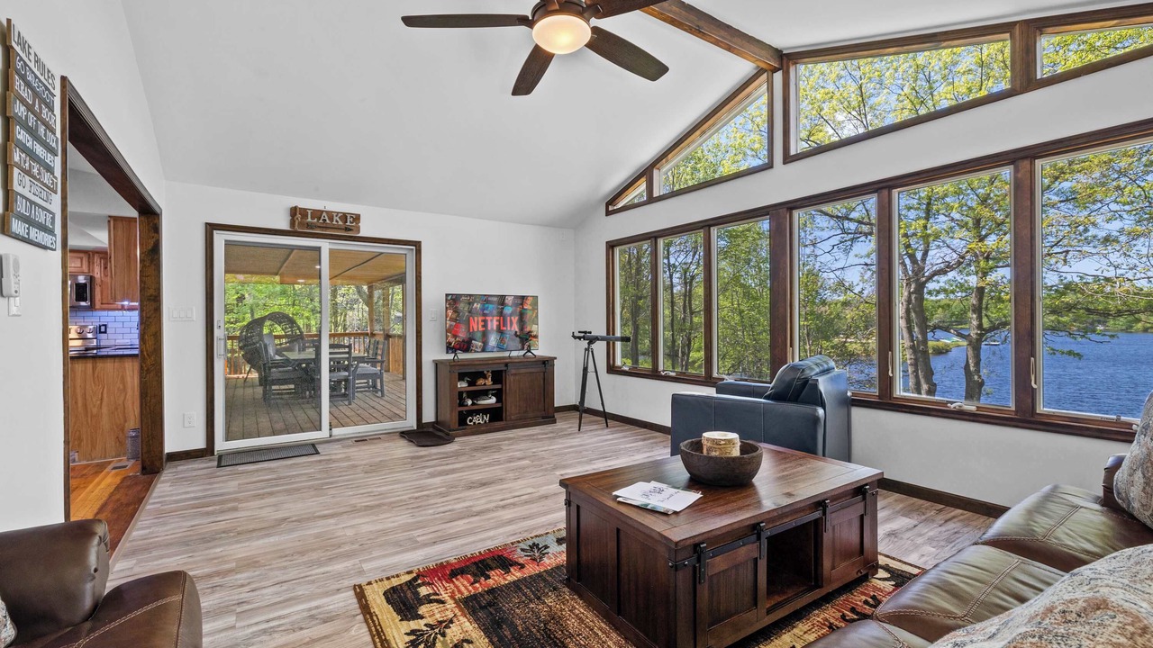 Photo of Livingroom in Long Pond