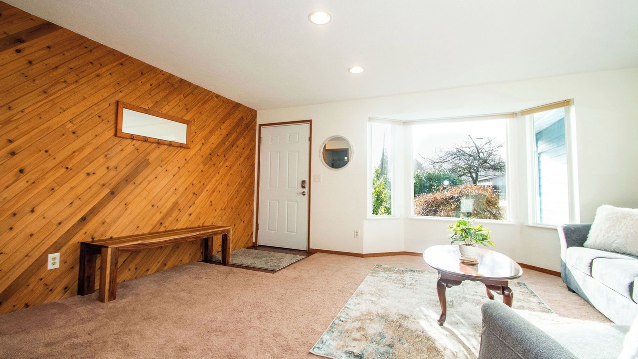 Photo of Livingroom in Forks