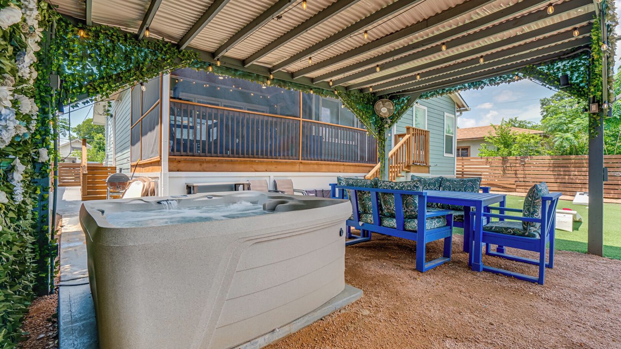 Photo of Patio Balcony in Woodlawn Lake