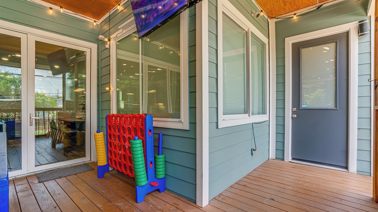Photo of Patio Balcony in Woodlawn Lake