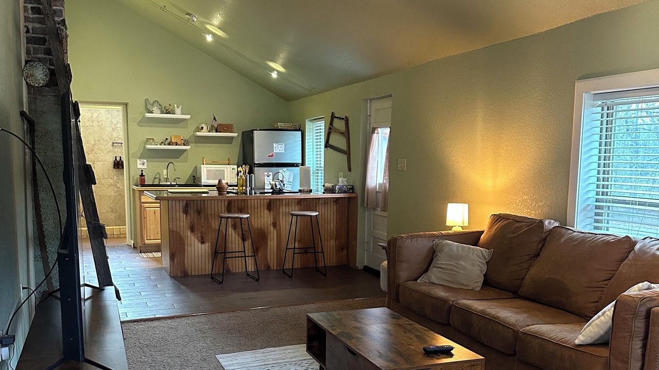 Photo of Livingroom in Joplin