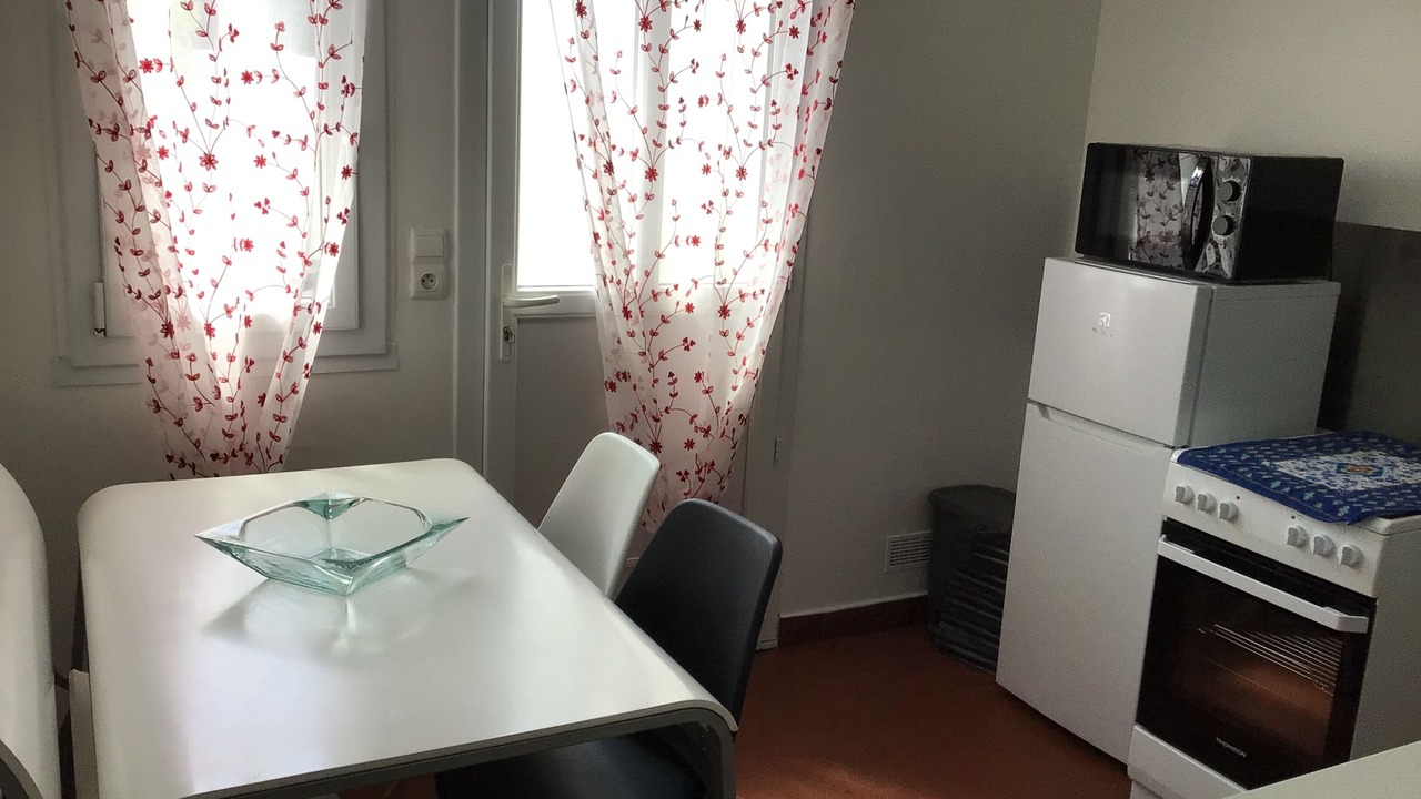 Photo of Kitchen in Quartier Saint-Clement - Jardin des Plantes