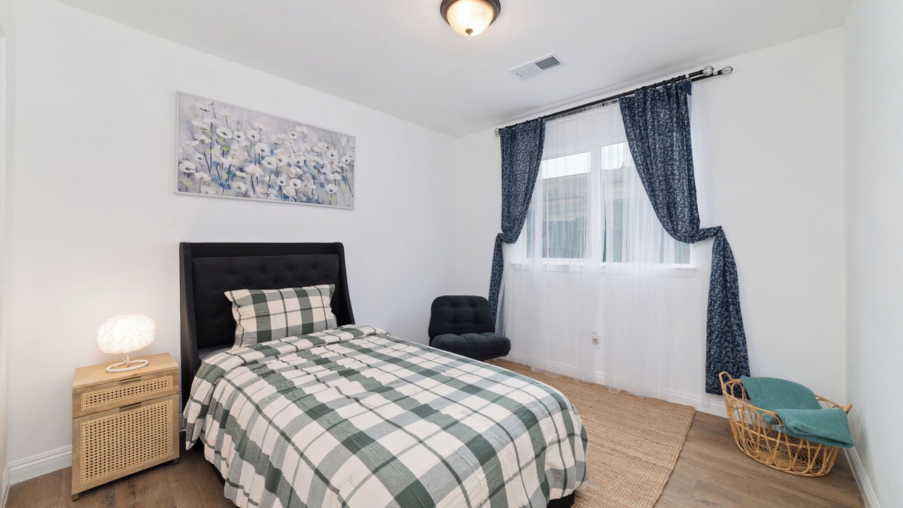 Photo of Bedroom in Clodine