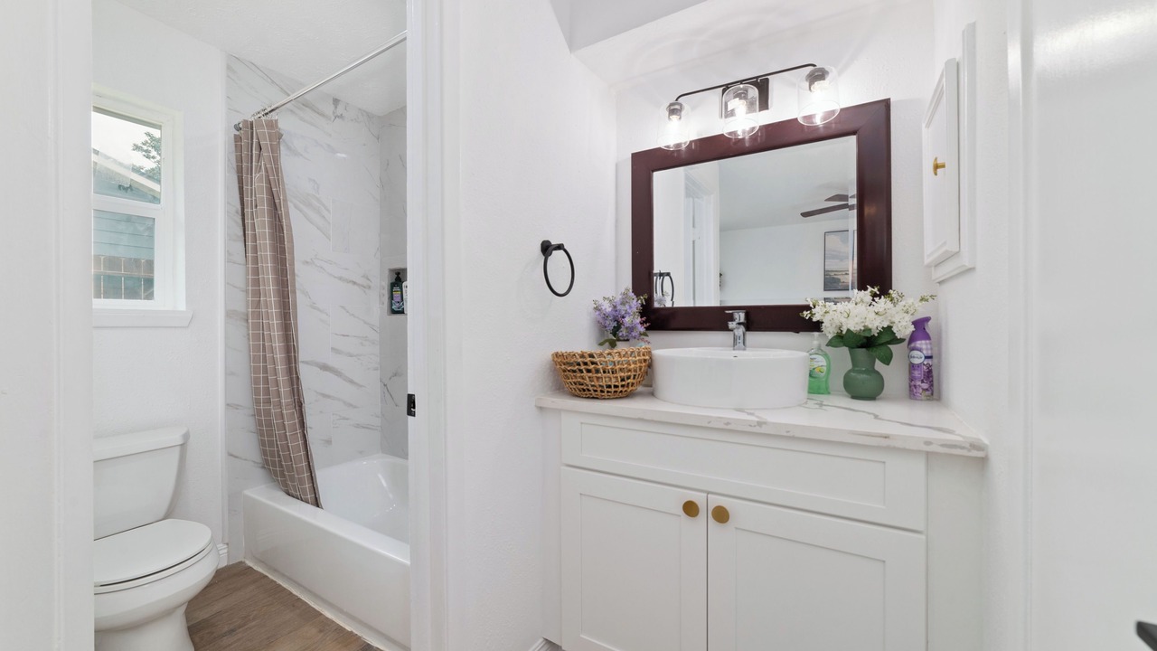 Photo of Bathroom in Clodine