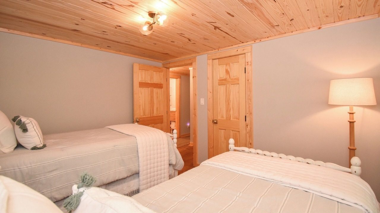Photo of Bedroom in Hollins