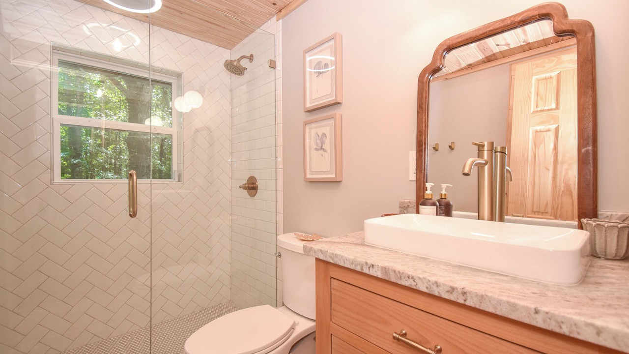 Photo of Bathroom in Hollins