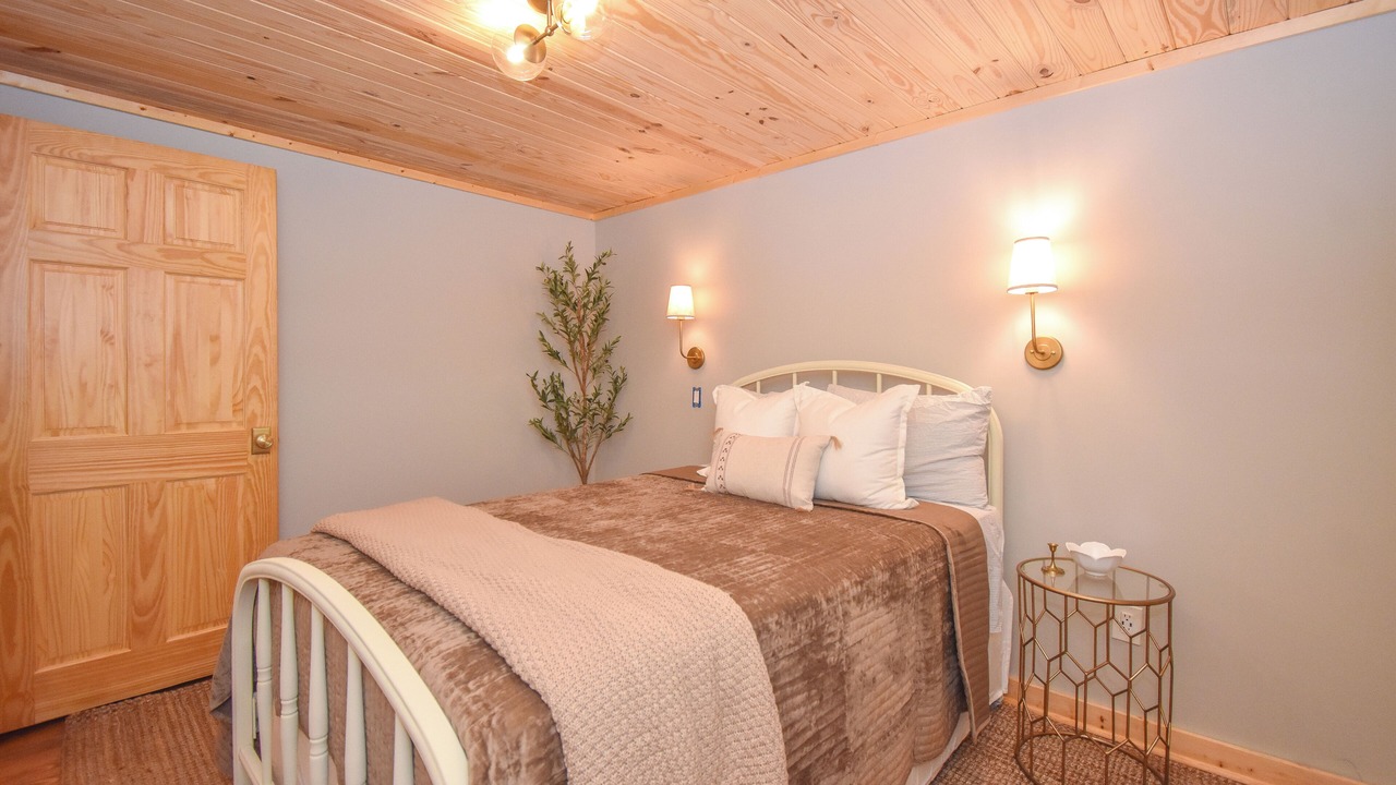 Photo of Bedroom in Hollins