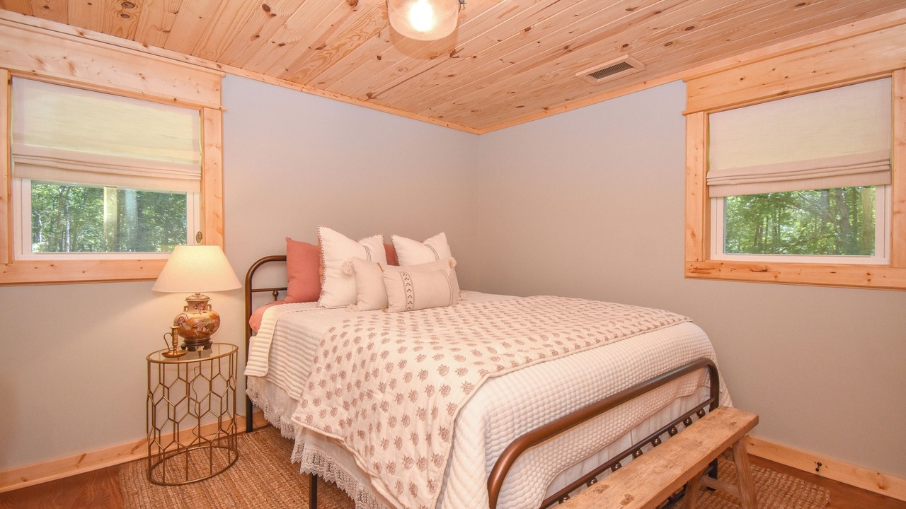Photo of Bedroom in Hollins