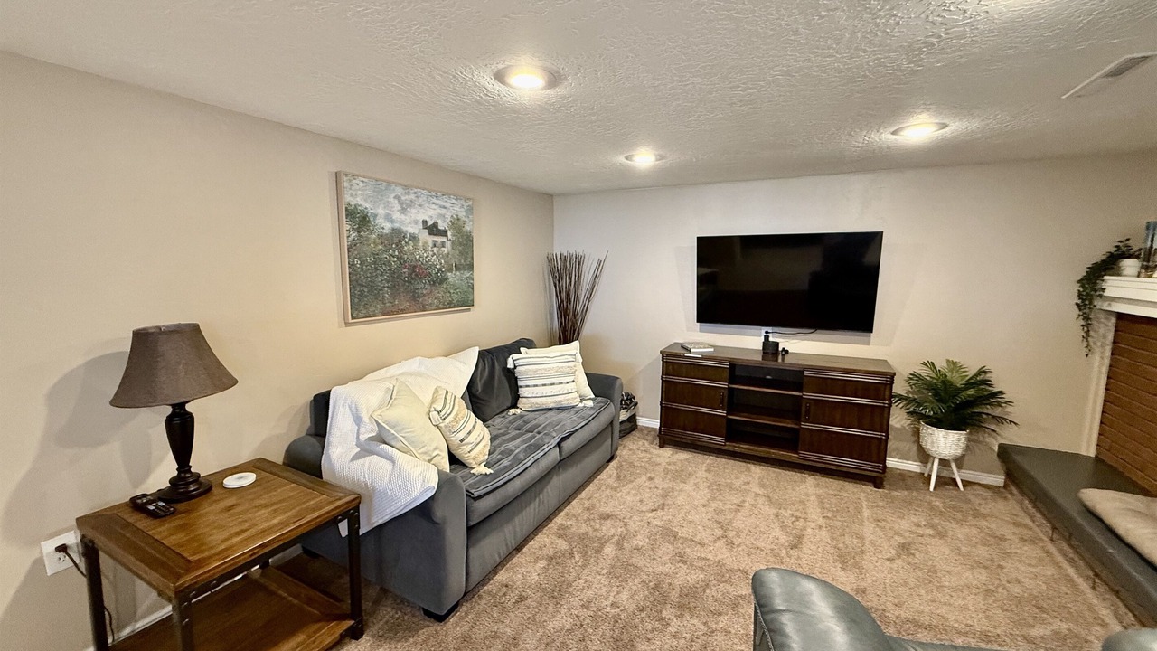 Photo of Livingroom in Murray