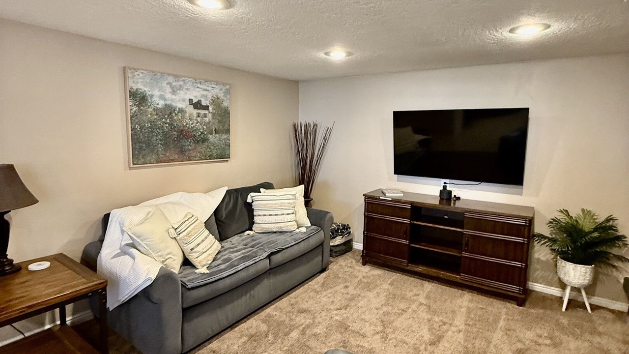 Photo of Livingroom in Murray