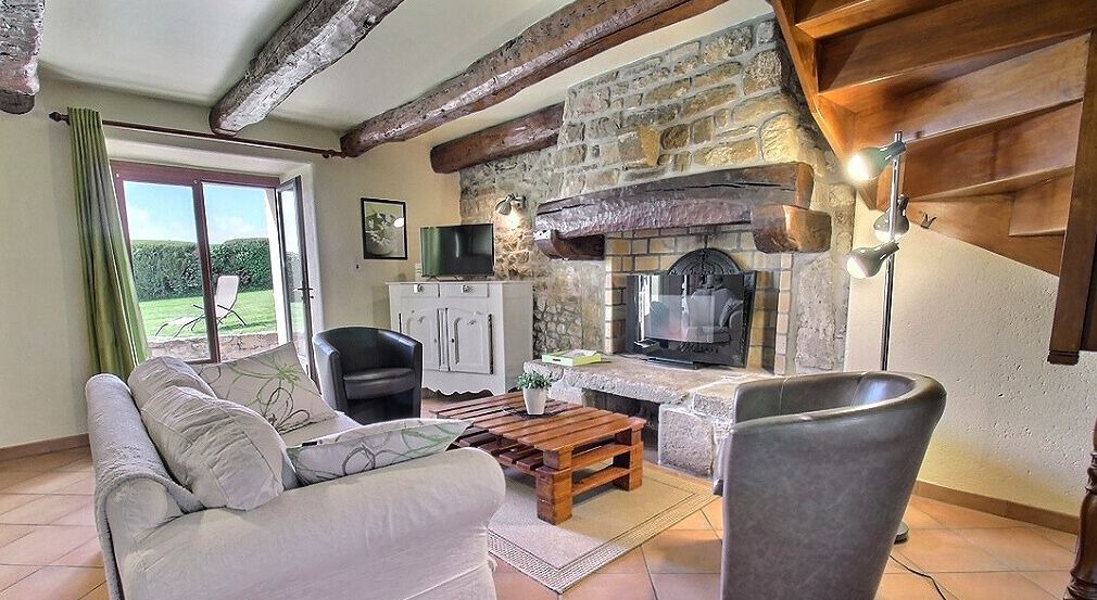 Photo of Livingroom in Locoal-Mendon