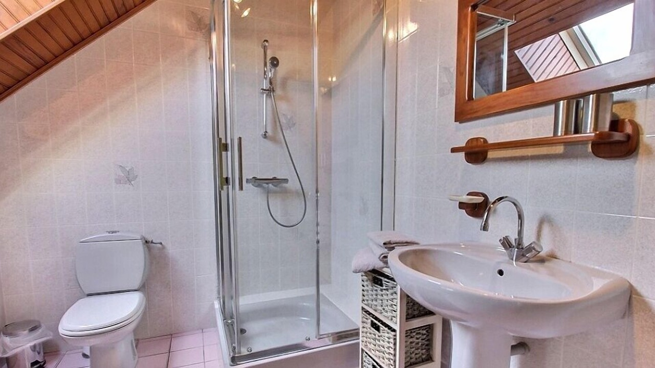 Photo of Bathroom in Locoal-Mendon