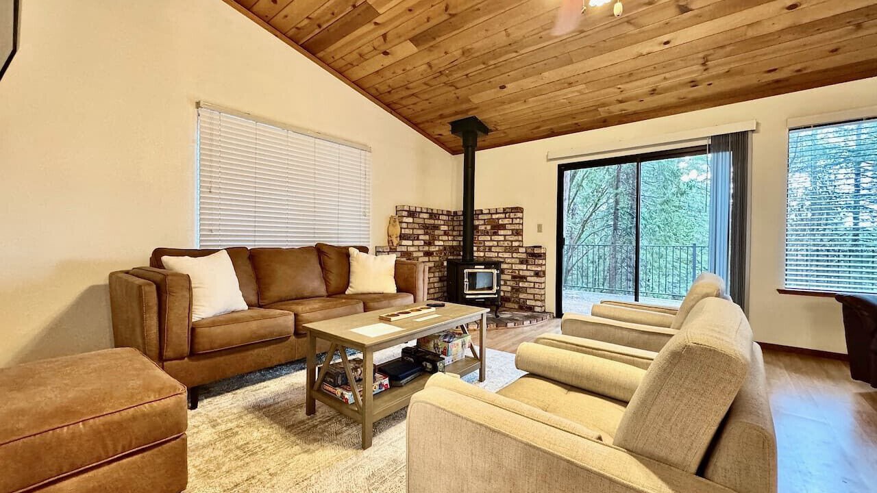 Photo of Livingroom in Pollock Pines