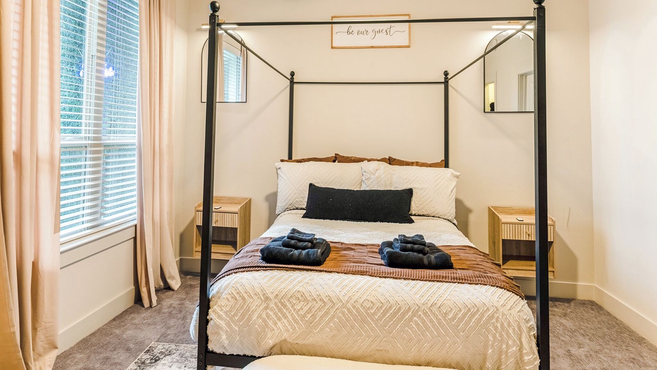 Photo of Bedroom in Uptown