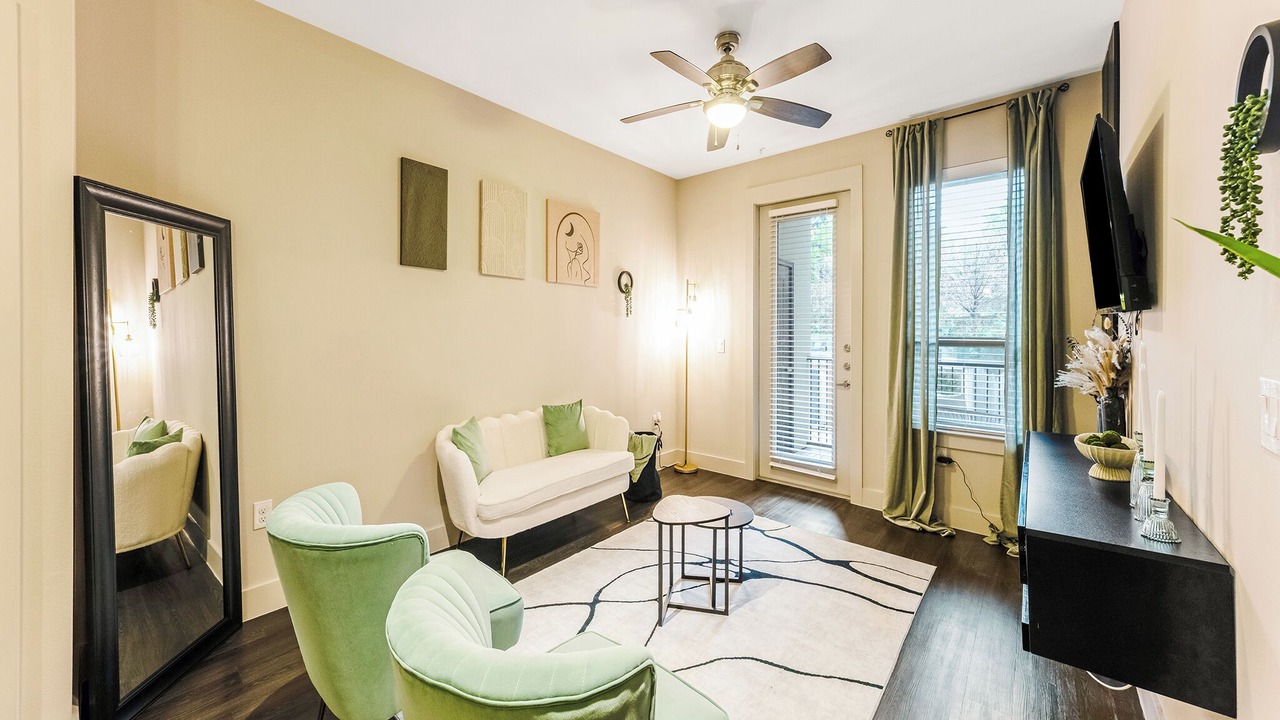 Photo of Livingroom in Uptown