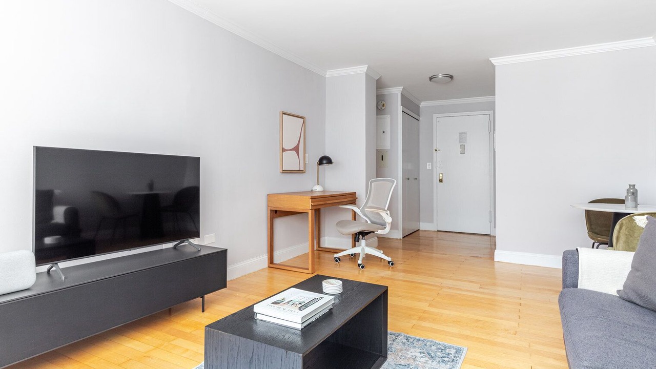 Photo of Livingroom in Manhattan Valley