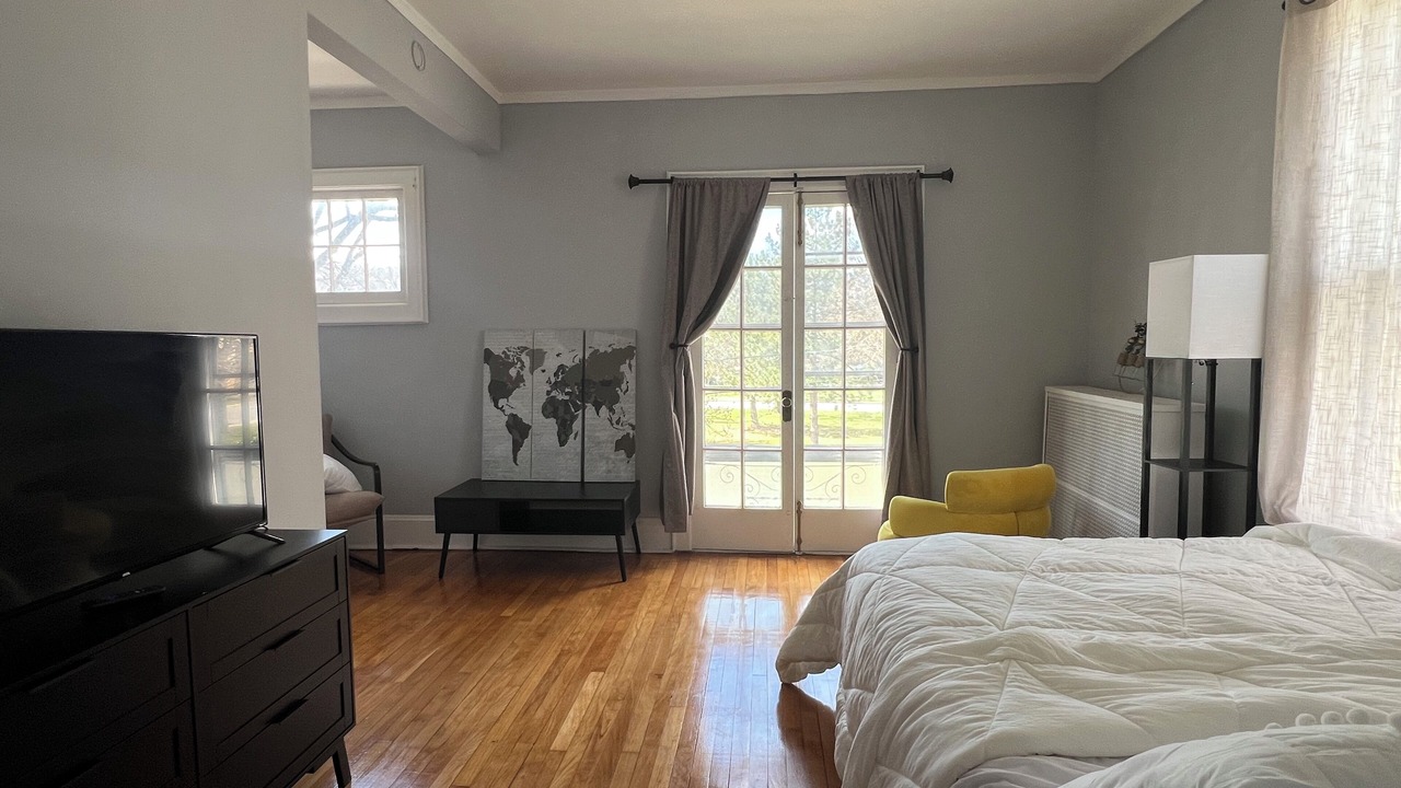 Photo of Bedroom in Utica
