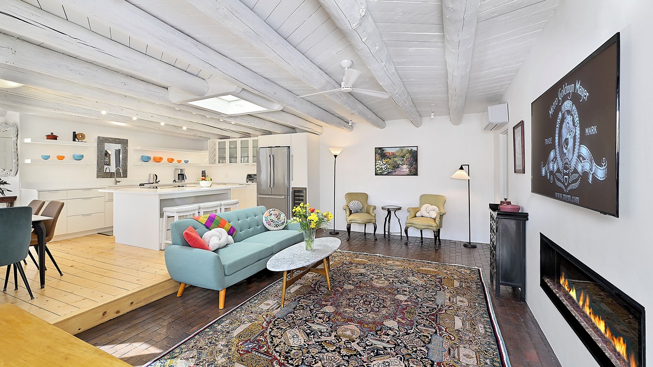 Photo of Livingroom in Historic Eastside