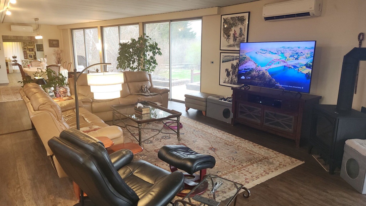 Photo of Livingroom in Boalsburg