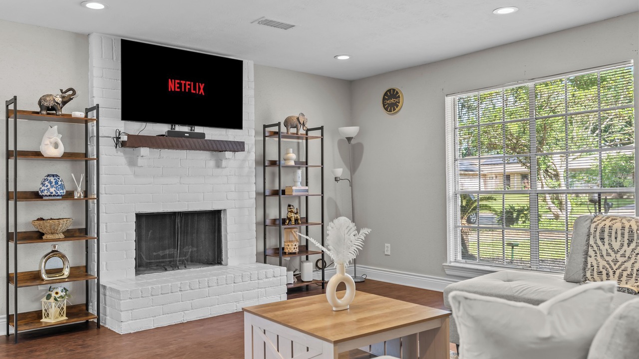 Photo of Livingroom in Spring