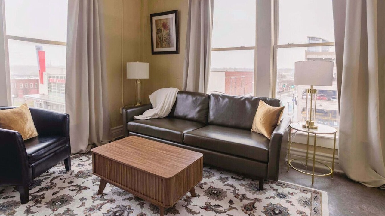 Photo of Livingroom in Downtown Springfield