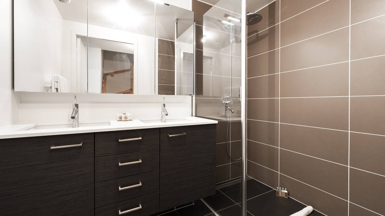 Photo of Bathroom in Quartier de l'Ecole-Militaire