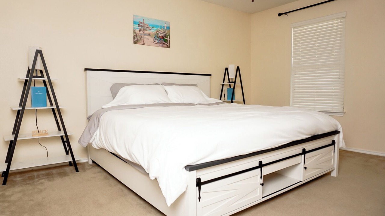 Photo of Bedroom in Kyle