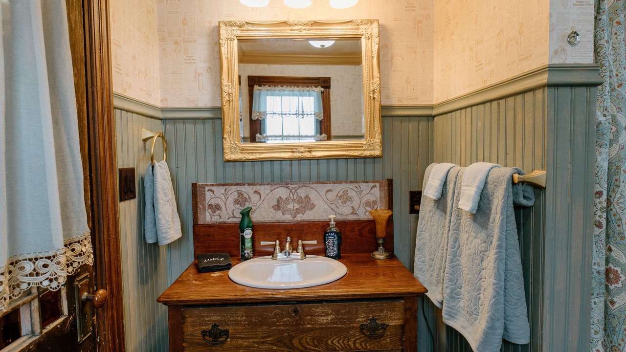 Photo of Bathroom in Franklin Springs