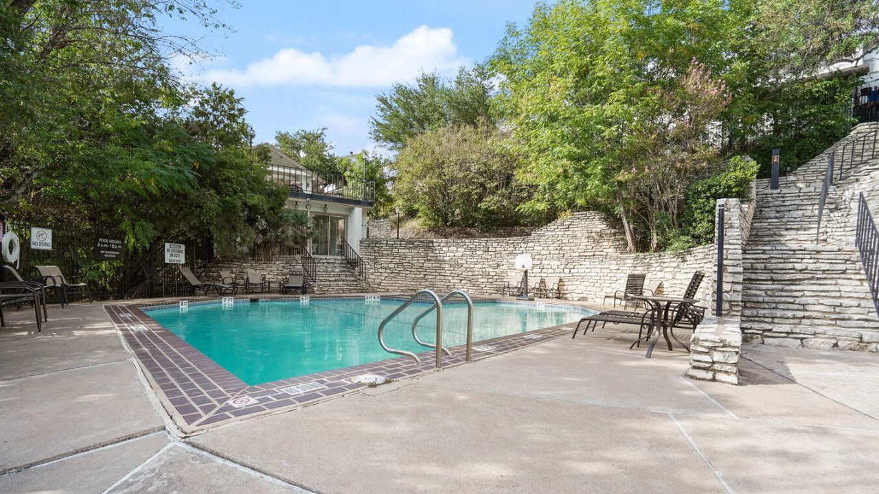 Photo of Outdoor in Northwest Hills Village