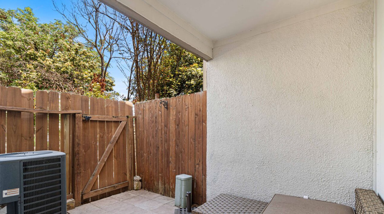 Photo of Outdoor in Northwest Hills Village