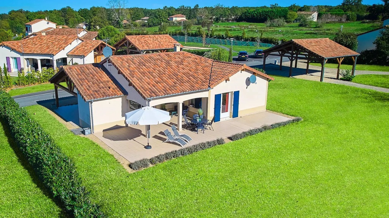 Photo of Outdoor in Vasles