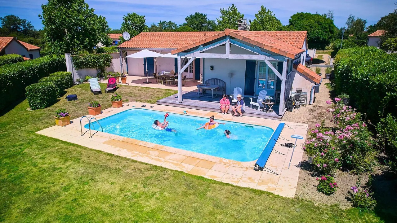 Photo of Outdoor in Vasles