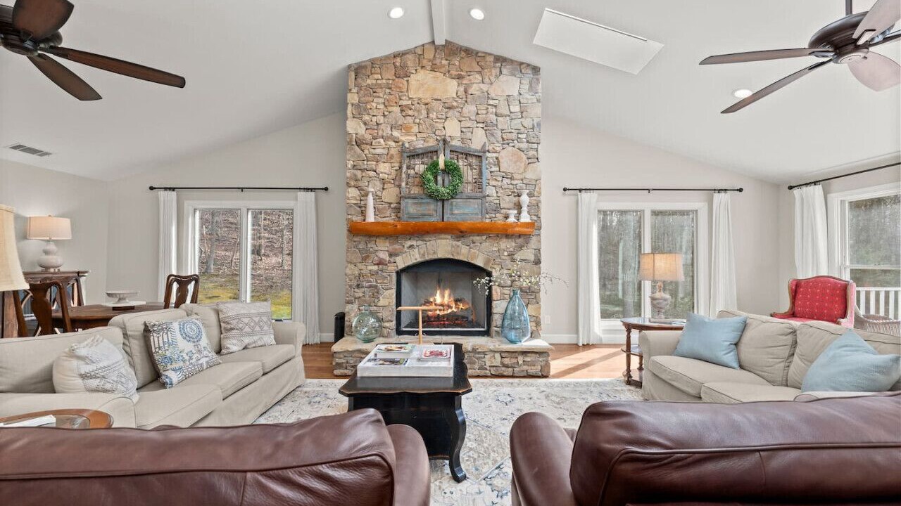 Photo of Livingroom in Gainesville