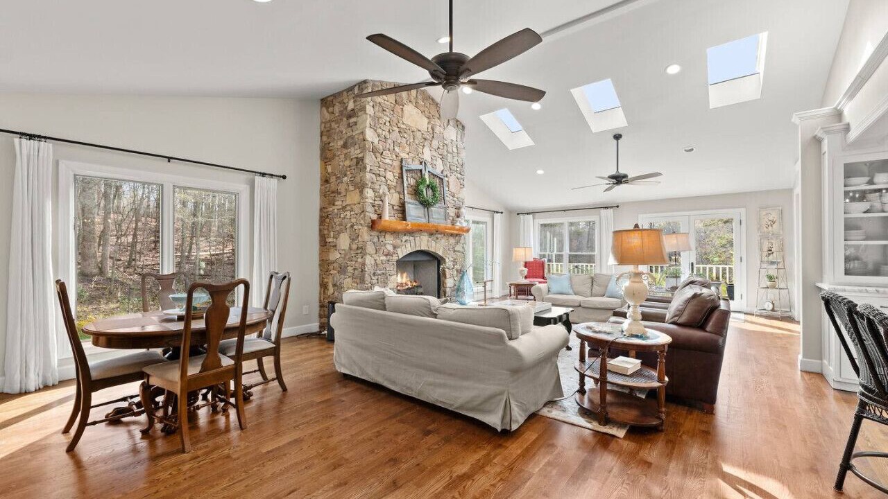 Photo of Livingroom in Gainesville