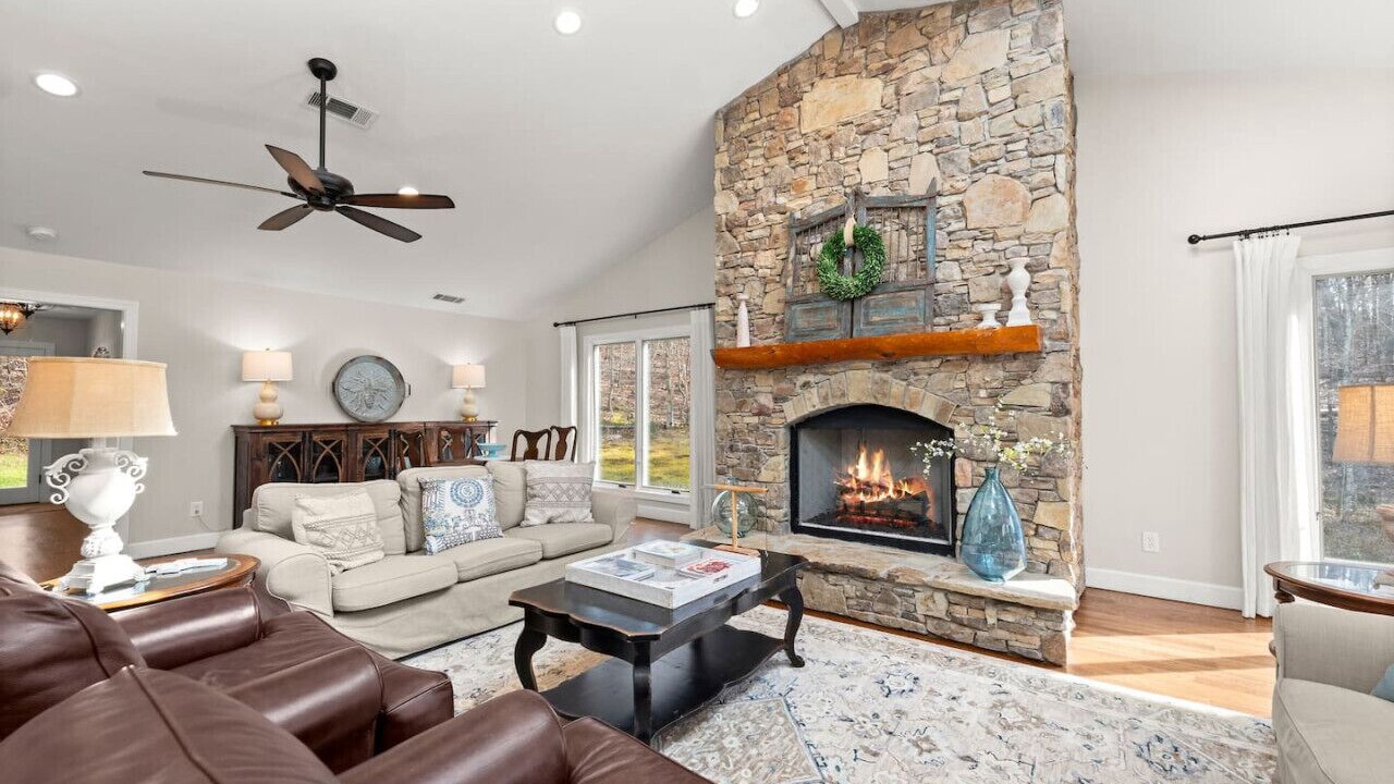 Photo of Livingroom in Gainesville