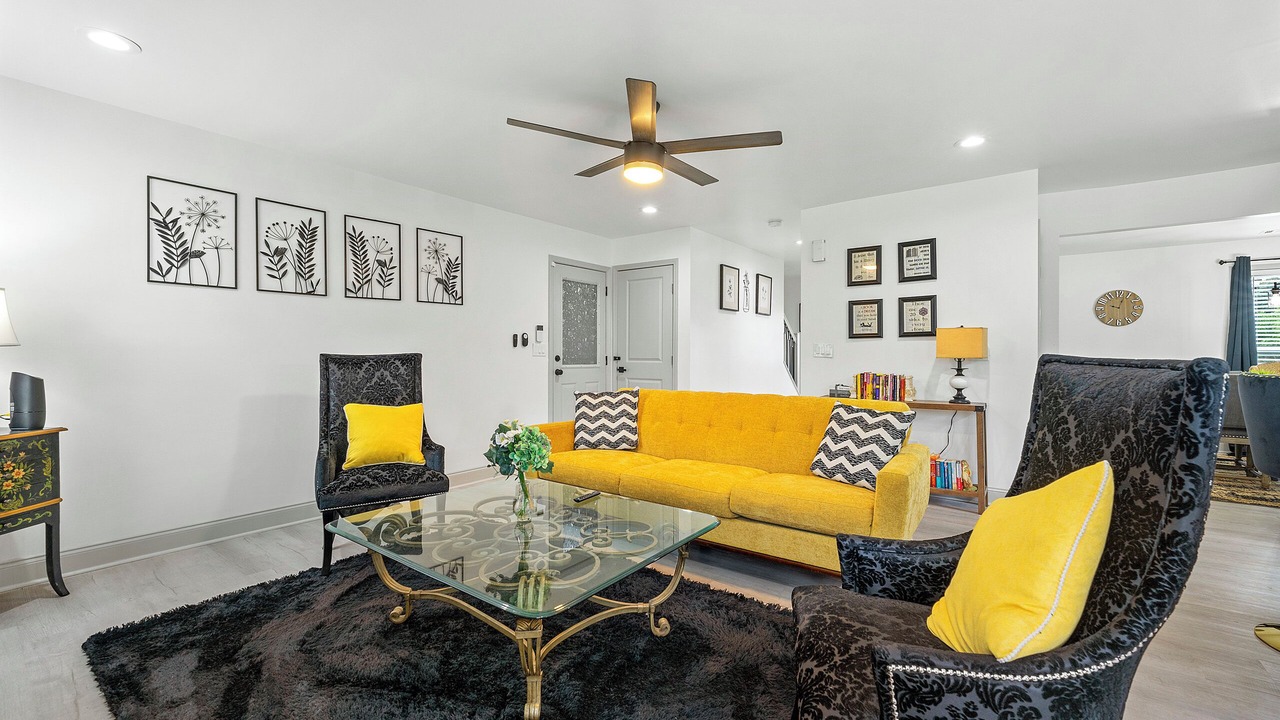 Photo of Livingroom in Lawrenceville