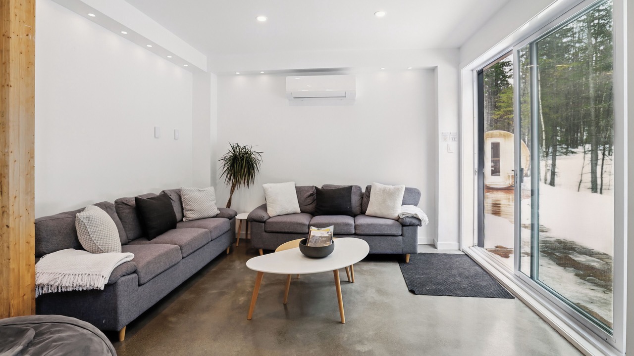 Photo of Livingroom in Notre-Dame-de-la-Merci