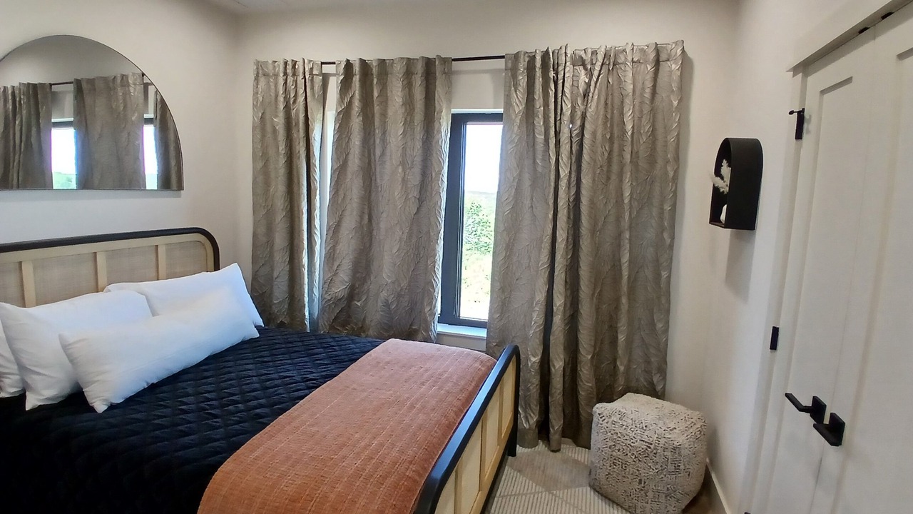 Photo of Bedroom in Gordon