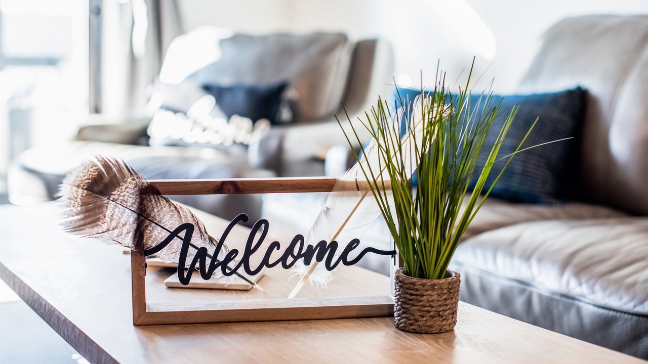 Photo of Others in Hauser