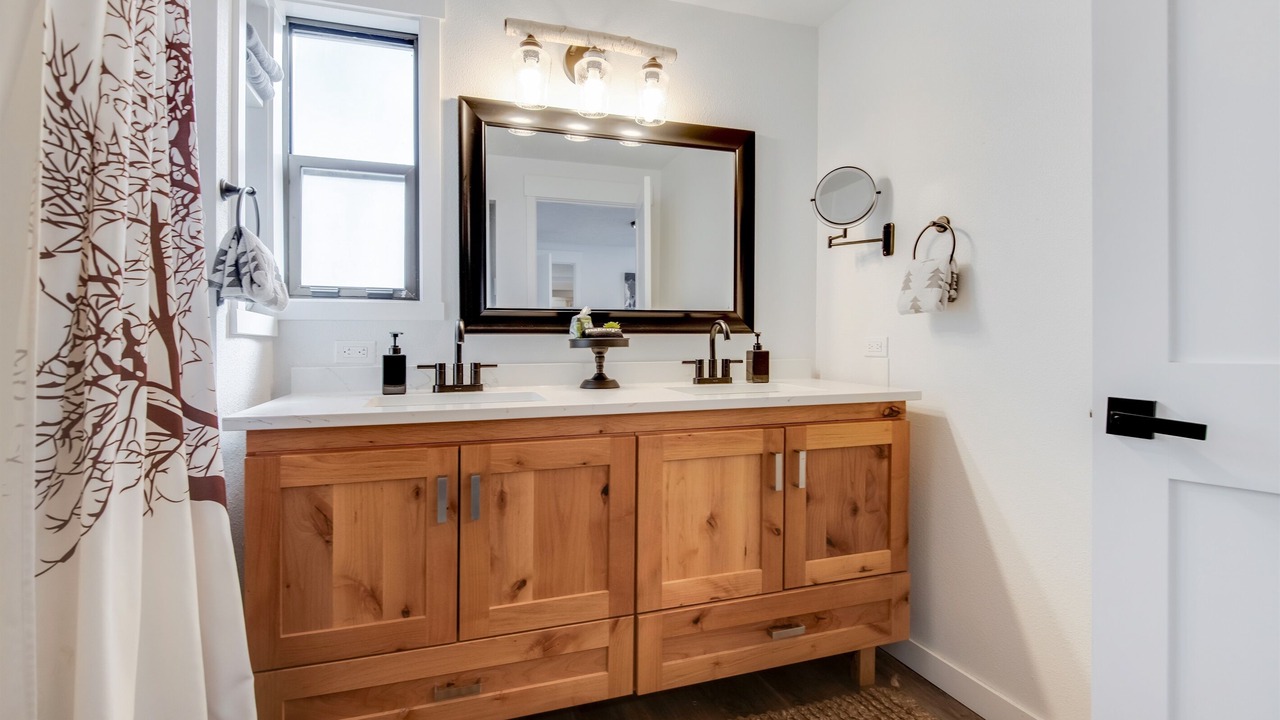 Photo of Bathroom in Hauser