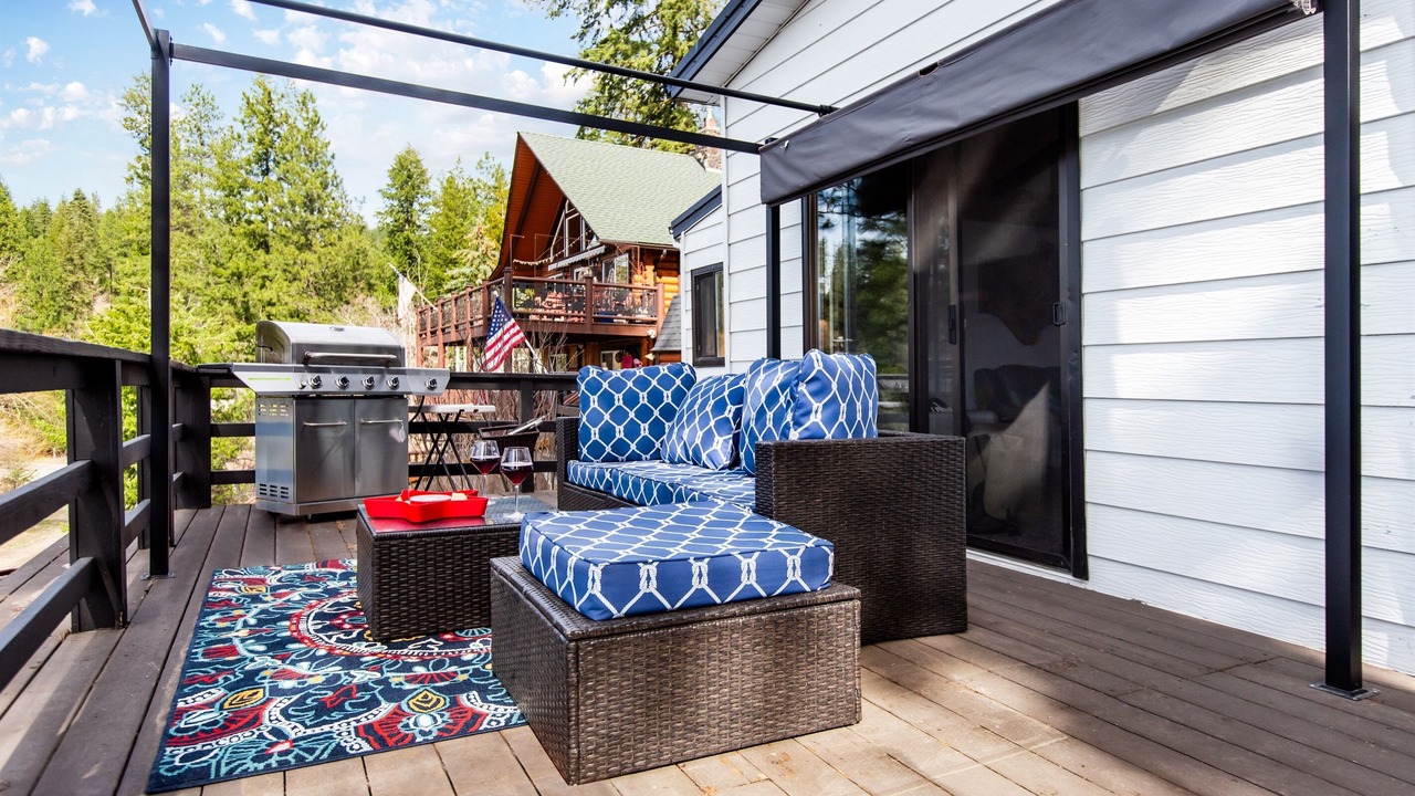 Photo of Others in Hauser