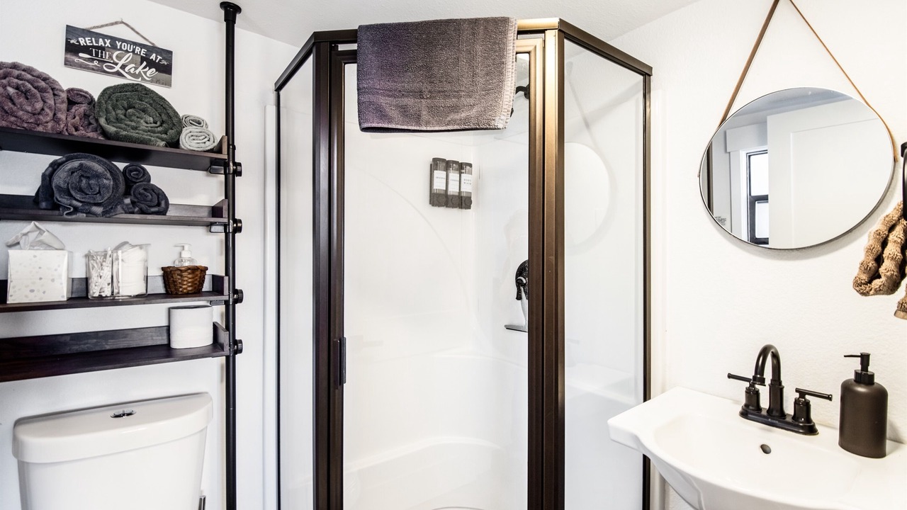 Photo of Others in Hauser